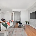 The Ellios Suites - In Downtown Toronto, Opposite Cn Tower & Rogers Centre