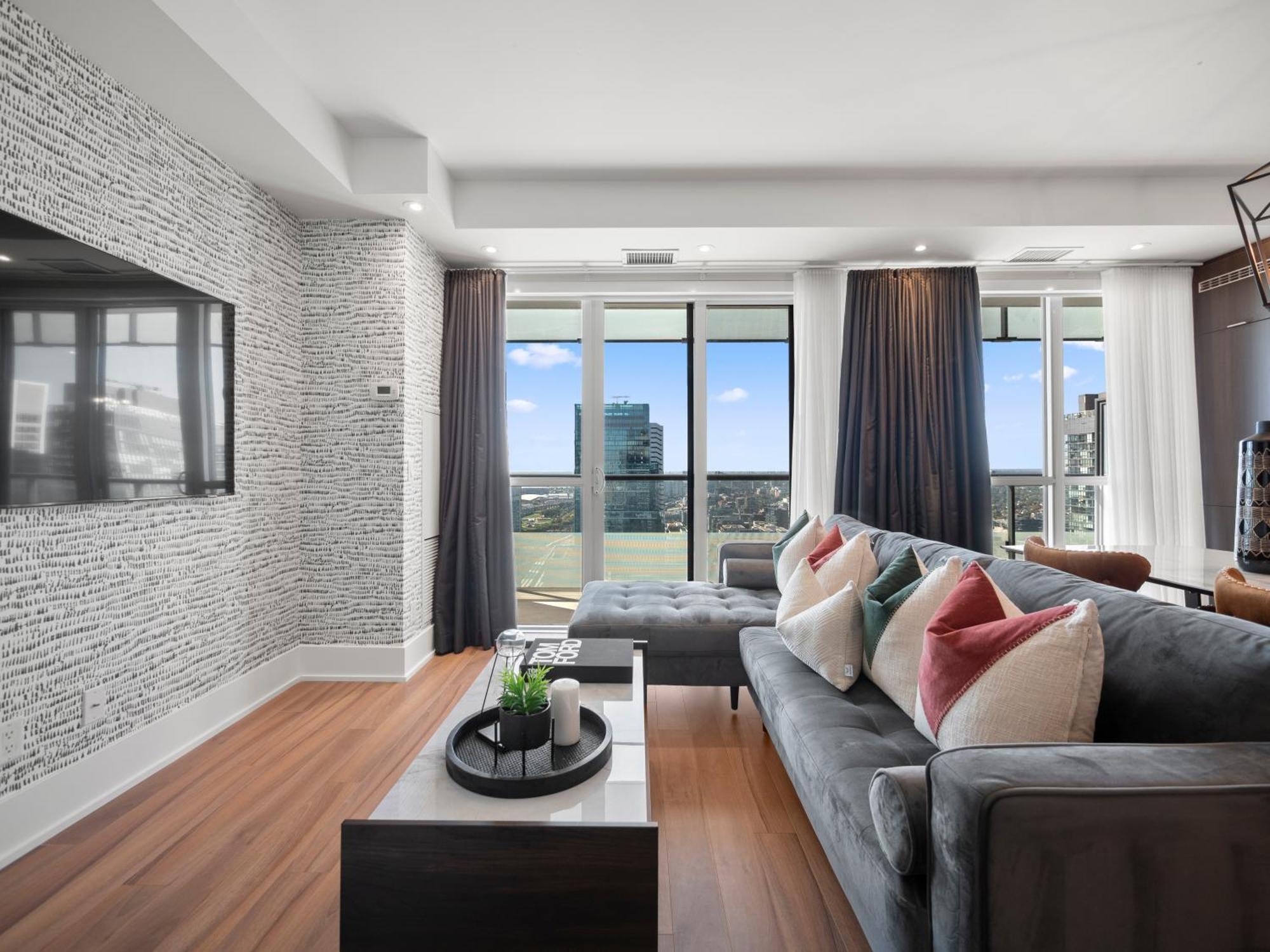 The Ellios - In Downtown Toronto, Opposite Cn Tower & Rogers Centre Apartment Toronto