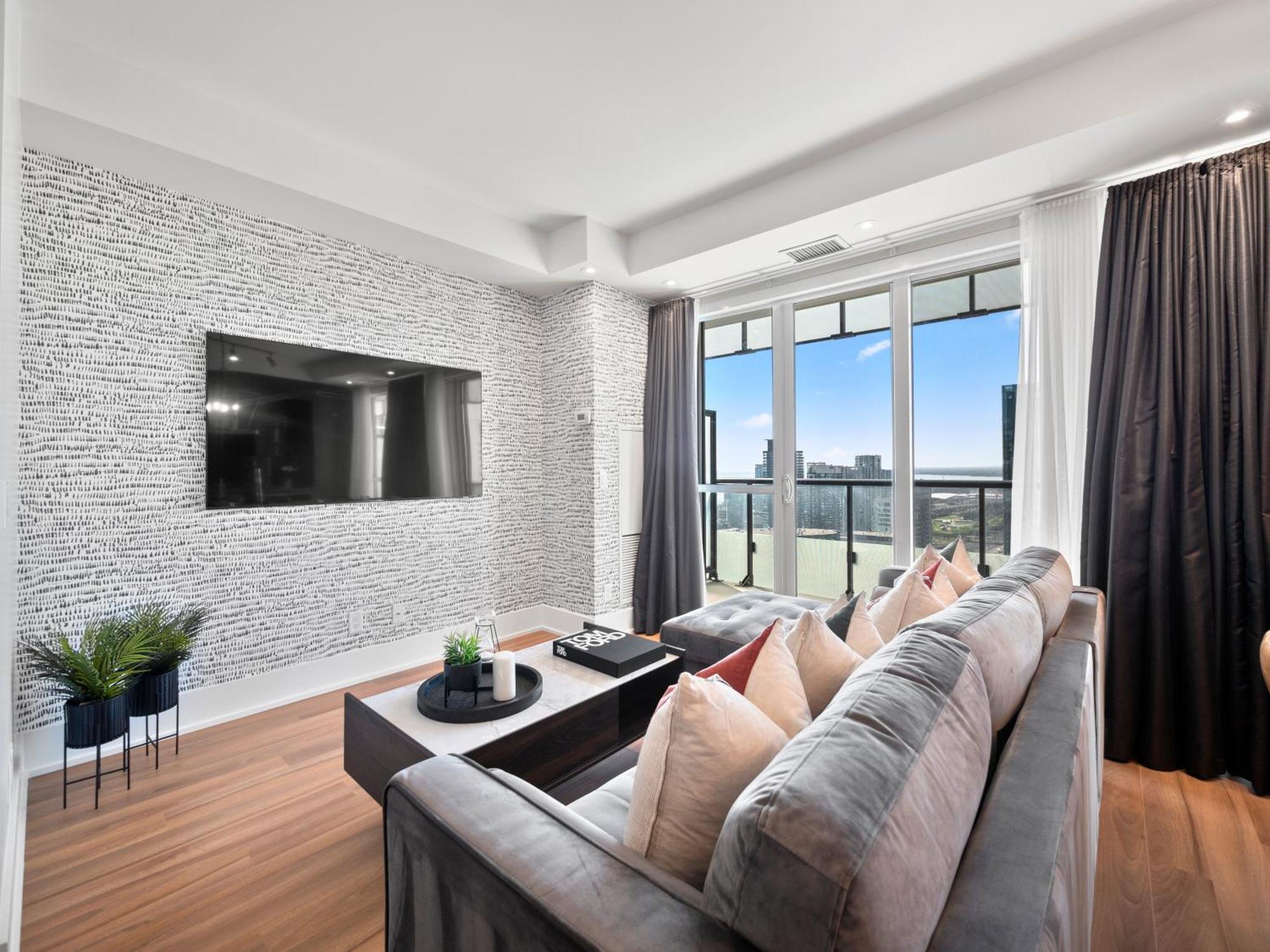 The Ellios - In Downtown Toronto, Opposite Cn Tower & Rogers Centre Apartment