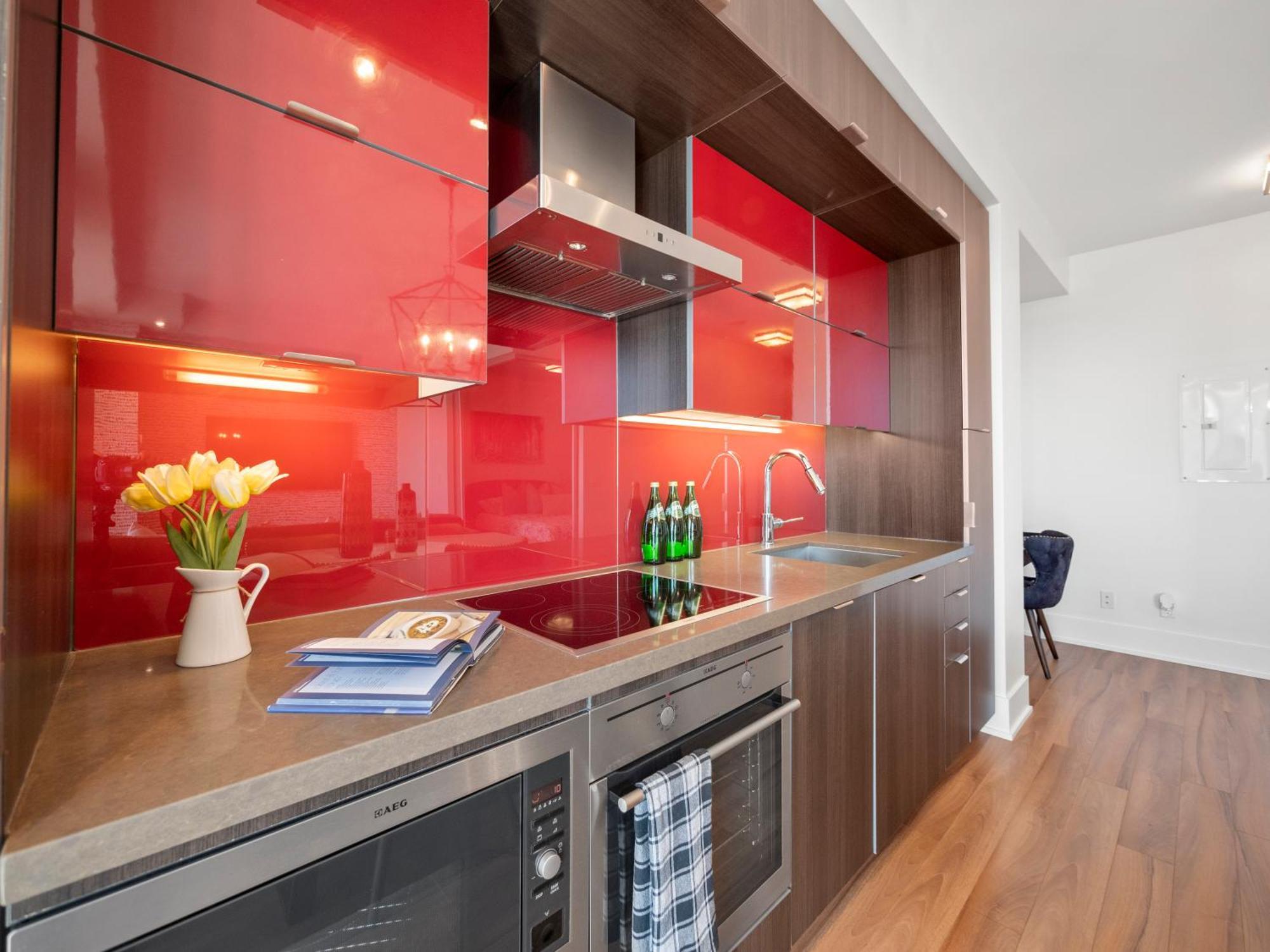 The Ellios - In Downtown Toronto, Opposite Cn Tower & Rogers Centre * Toronto