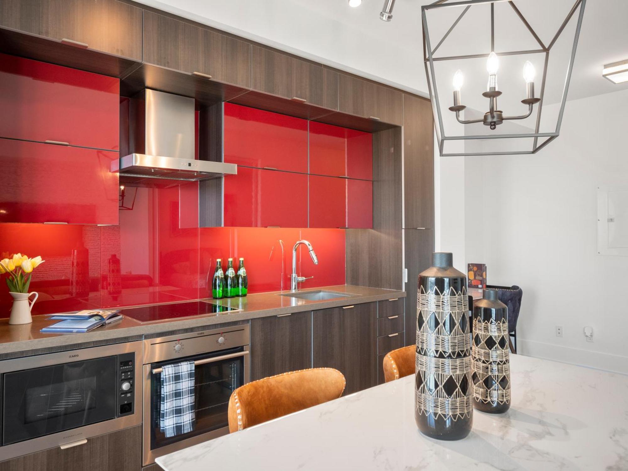 The Ellios - In Downtown Toronto, Opposite Cn Tower & Rogers Centre *